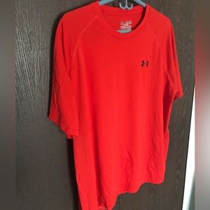 Under Armour tshirt